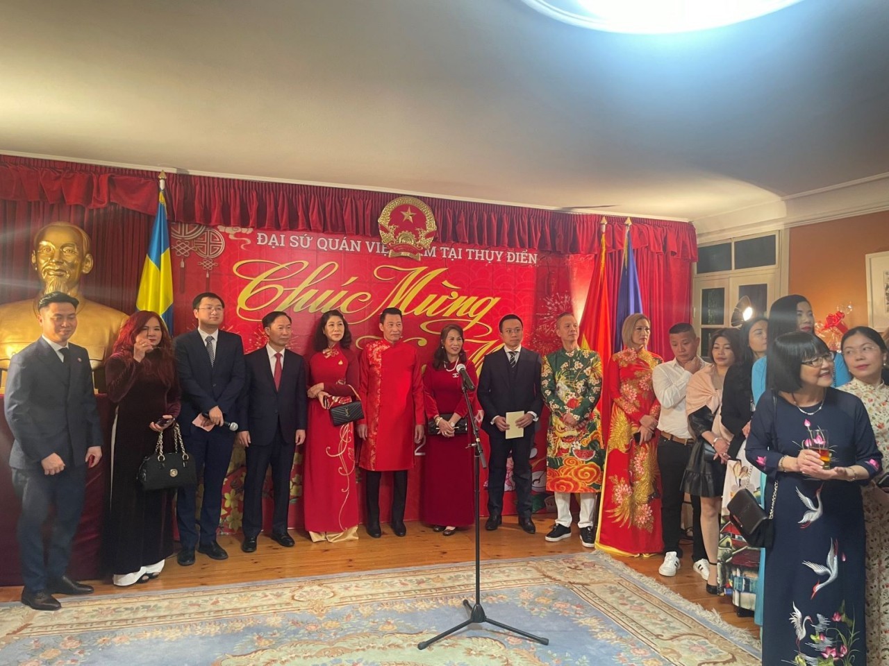 Vietnamese in EU Celebrate Tet