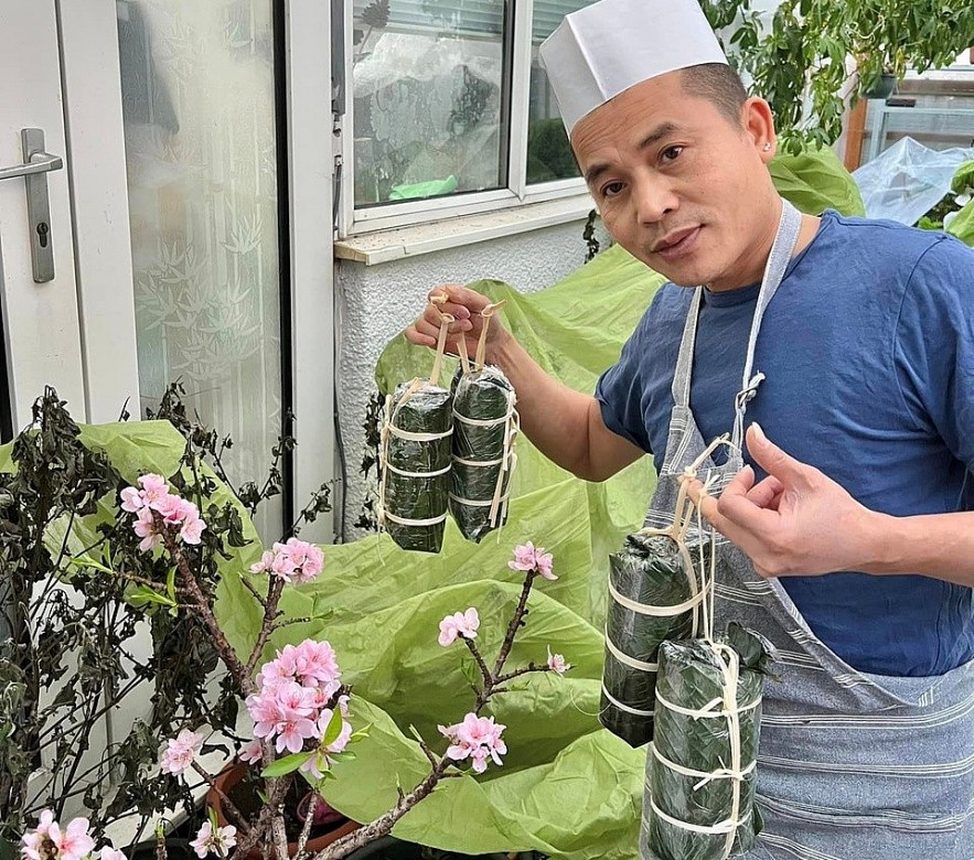 Peach Apricots and Banh Chung For Overseas Vietnamese Family