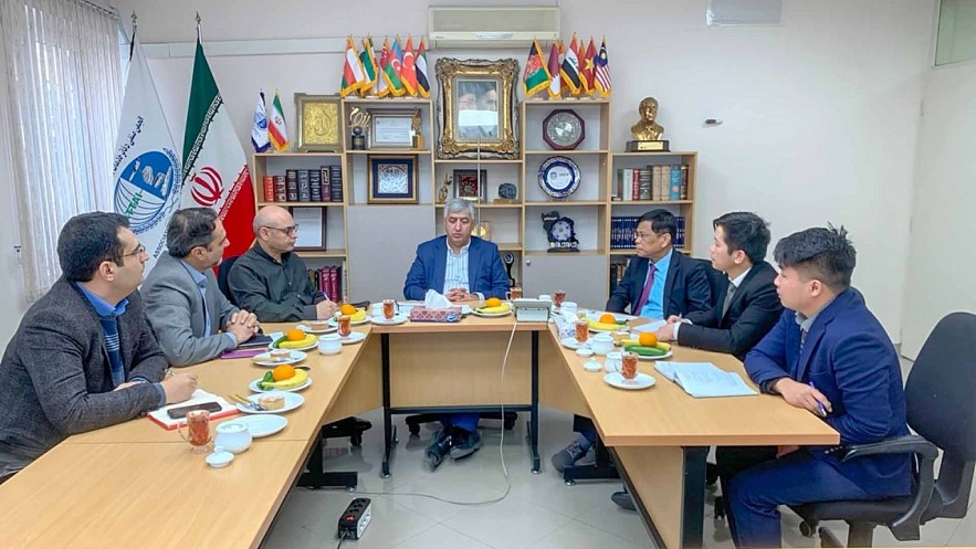 Photo: At the working session between Vietnamese Ambassador to Iran Luong Quoc Huy and President of the Association of Air Transport & Tourist Agencies of Iran Hormatallah Rafiei.