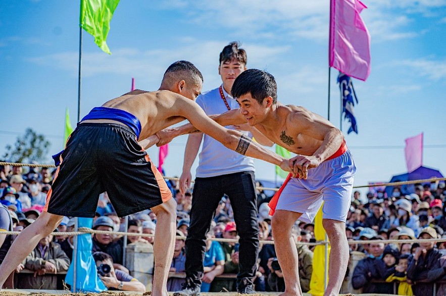 Traditional Wrestling Festival Opens In Sinh Village