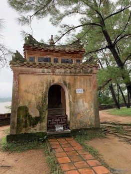 Top Six Famous and Sacred Pagodas in Hanoi