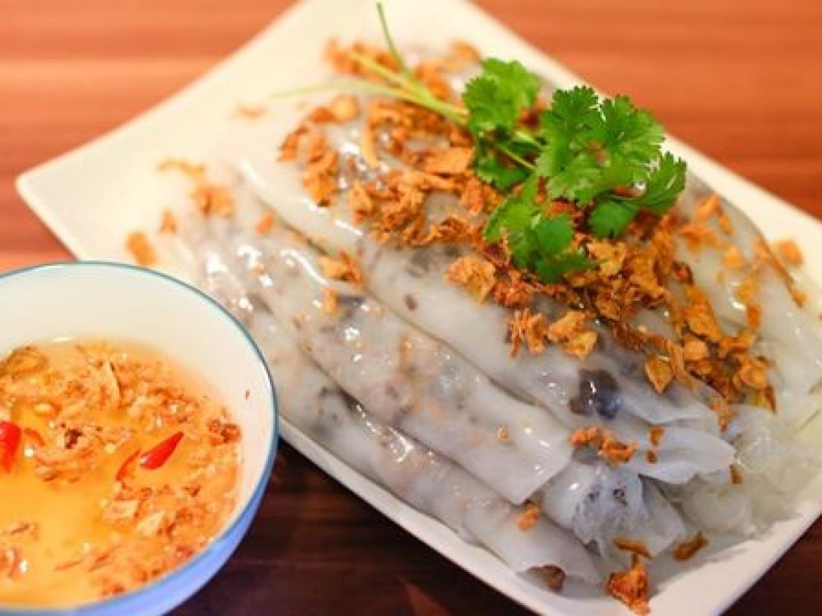 vietnamese steamed rice rolls voted among 10 must try dishes in the world