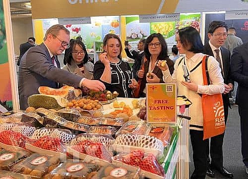 Vietnamese Fruits Attract Attention at Exhibition in Berlin