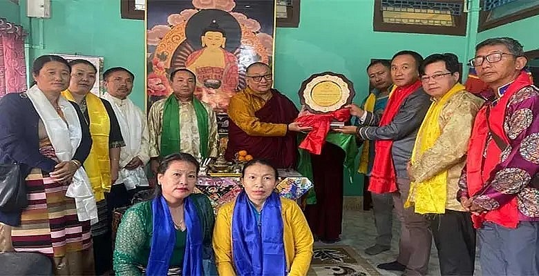 Aruachal: TMWS memebers meet Dungse Rizin Dorjee Rinpoche at Buddhist Monastery in Rangapara Assam