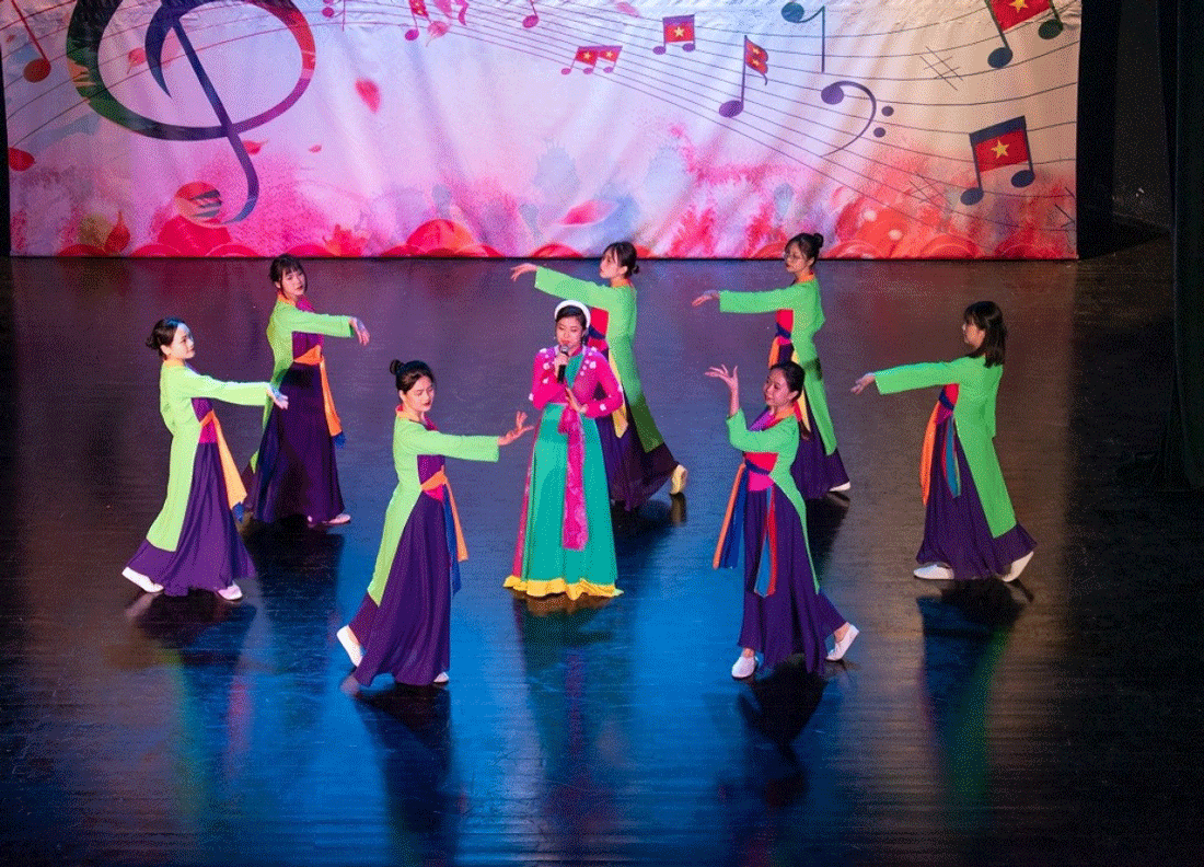 Vietnamese artists perform at “Mélodie du Viet Nam” art programme in Morocco. (Photo: Baoquocte.vn)