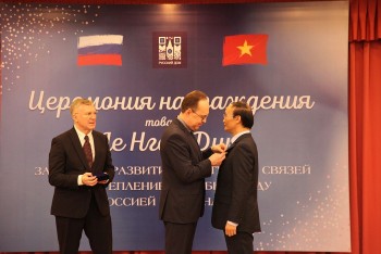 Russian Embassy Awarded Medal to Le Ngoc Dinh