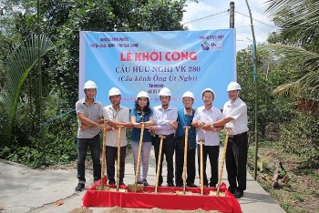 Overseas Vietnamese Persistently Build 280 Bridges in the Homeland
