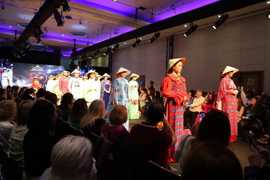 Ao Dai Shines on London's Fashion Runway