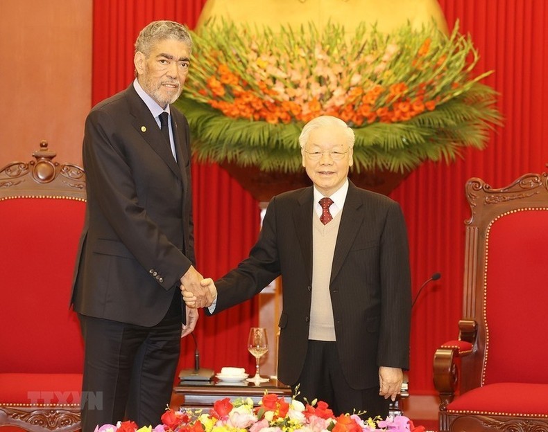 General Secretary of the CPV Central Committee Nguyen Phu Trong (R) and MIU General Secretary Miguel Mejia. Photo: VNA