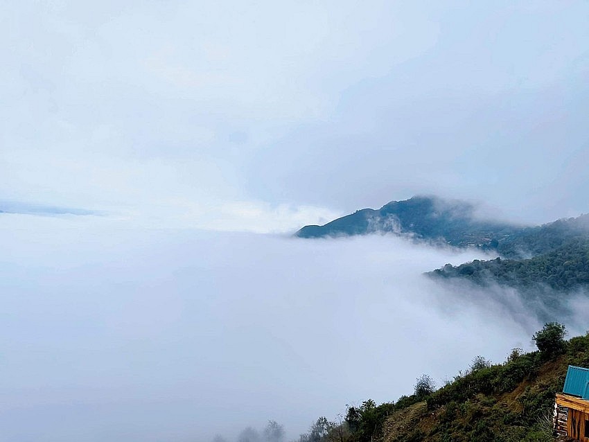 Hunting Clouds in Ta Xua on the 'Dinosaur Spine'