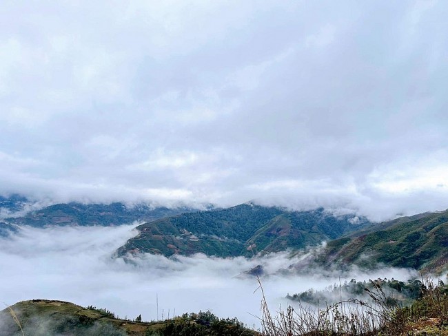 Hunting Clouds in Ta Xua on the 'Dinosaur Spine'