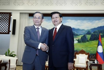 Vietnam, Laos Promote Cooperation between Two Parties