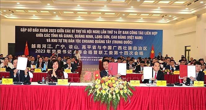 Early Spring Meeting Between Vietnam   China Border Provinces