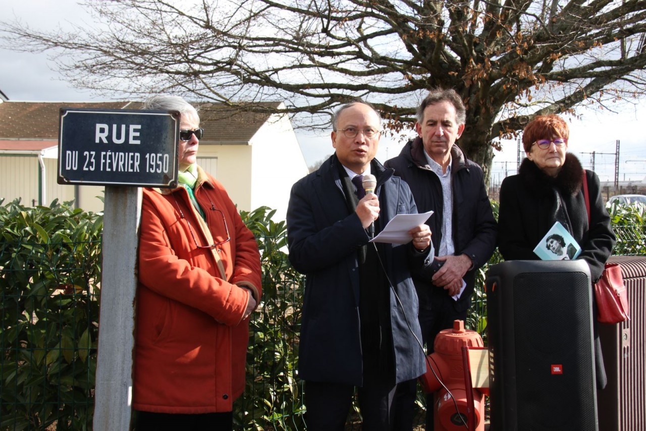 Vietnamese Ambassador to France Dinh Toan Thang speaks at the ceremony. Photo: VNA