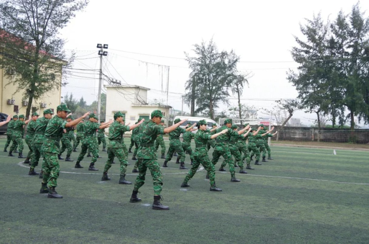 The Bravery of a Female Border Guard Soldier in Nghe An Province