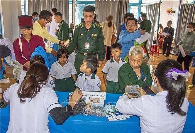 Photo: Health checkups and treatment for border residents