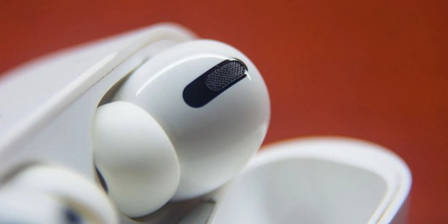 english papers in vietnam Bloomberg: 90% Of Apple Suppliers Consider Leaving China For Vietnam And India
