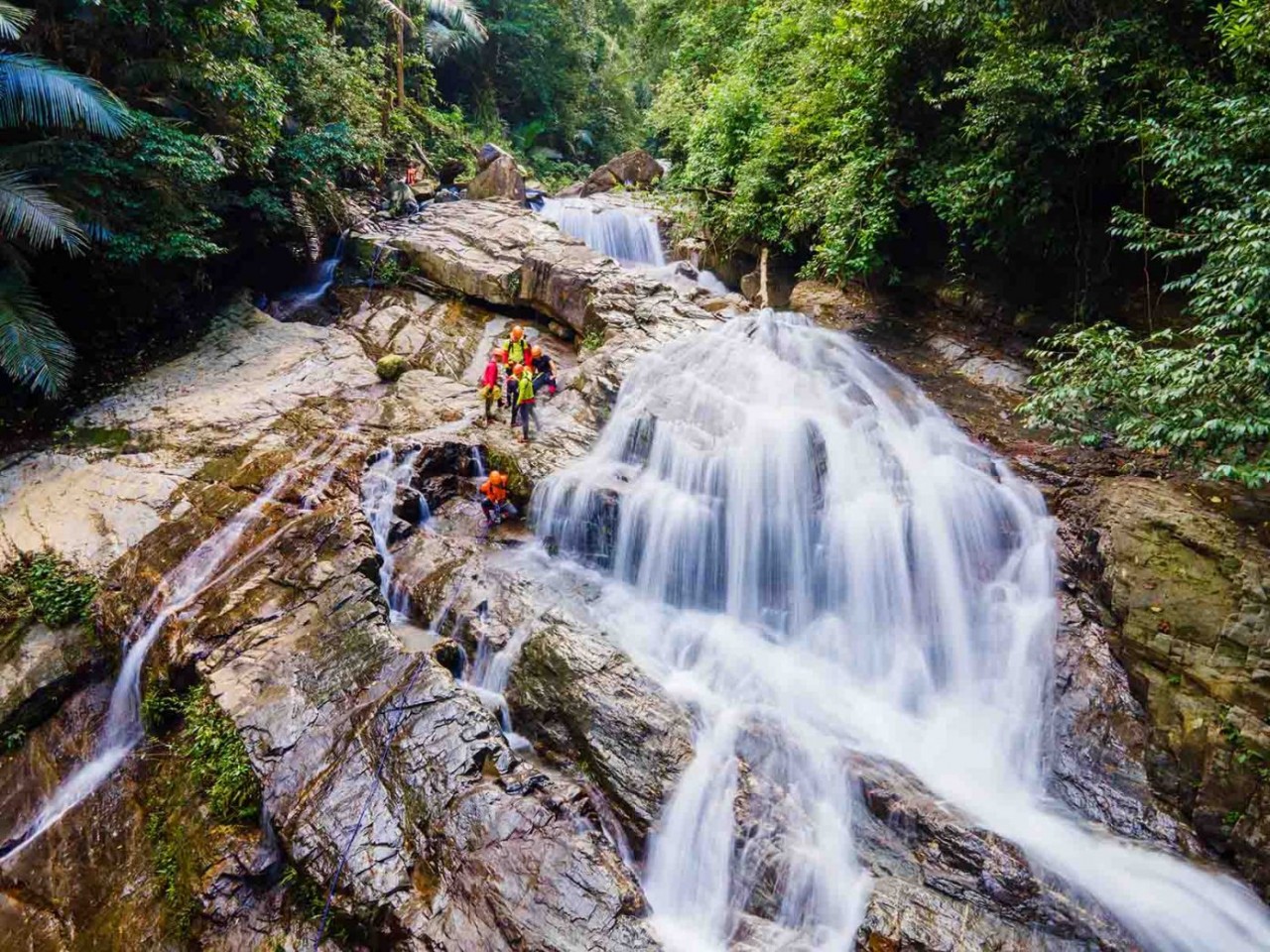 The majestic beauty of Duong Cam waterfall. Photo: Netin