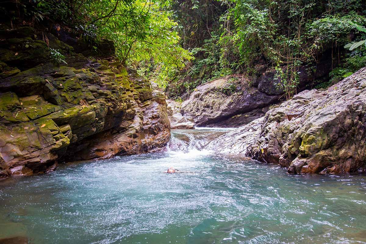 Leaving behind the hustle and bustle of the city life, tourists coming here to experience a wonderful journey. Photo: Nein 