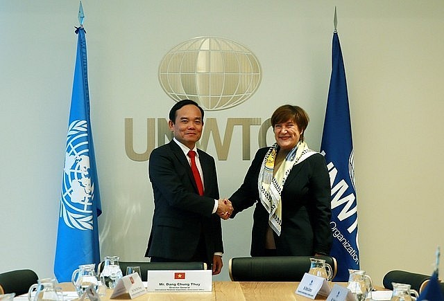 Deputy Prime Minister Tran Luu Quang met UNWTO Executive Director Zoritsa Urosevic.