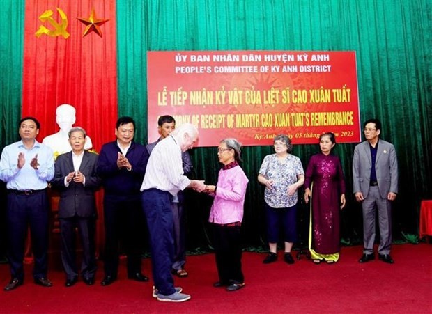 us veteran returns martyrs diary to family