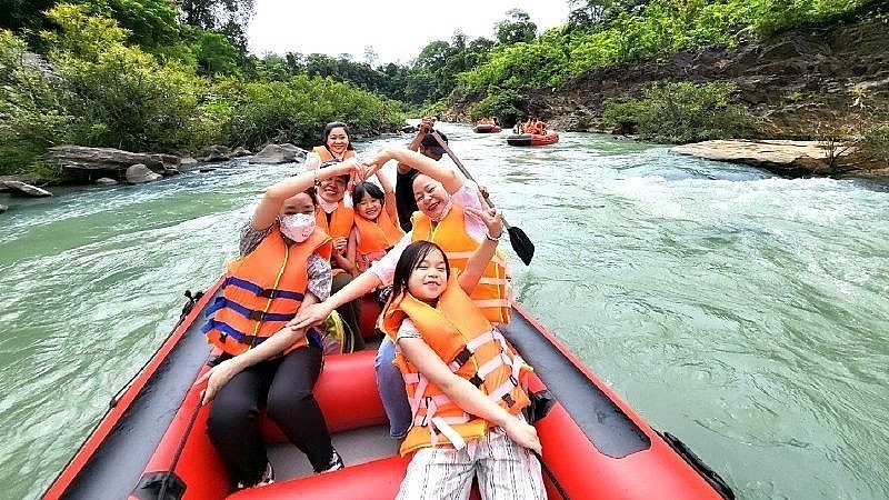 Rafting on Serepok River.