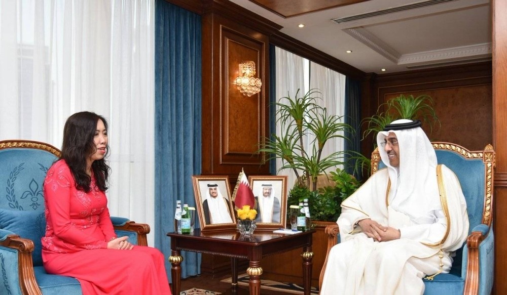 Deputy Foreign Minister Le Thi Thu Hang and Qatar's Minister of Labour Ali Bin Saeed Bin Smaikh Al Marri. Photo: gulf-times.