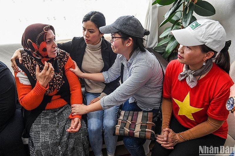 Female Vietnamese expatriates actively support Turkey’s earthquake victims (Photo: NDO)