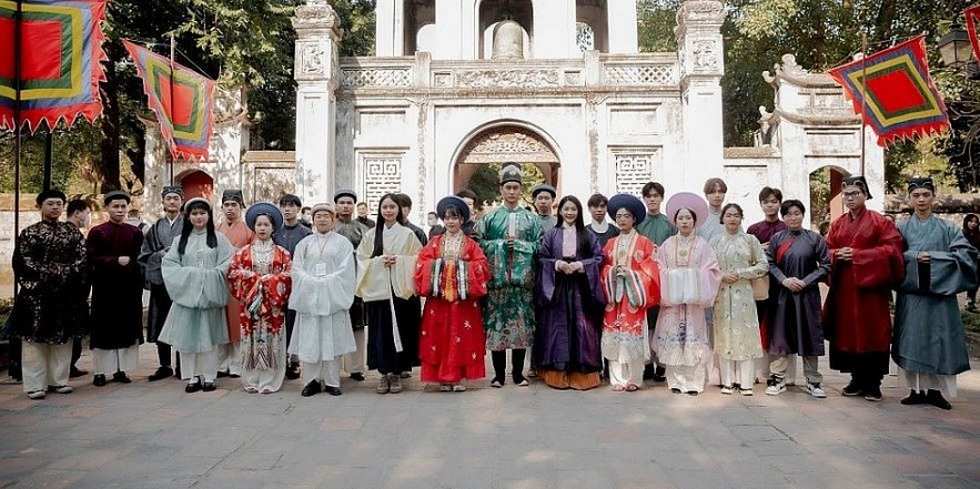 Vietnam's Ancient Costumes Are Back In Style
