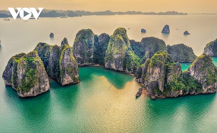 Ha Long Bay has been listed among top 25 world’s most beautiful places by CNN.