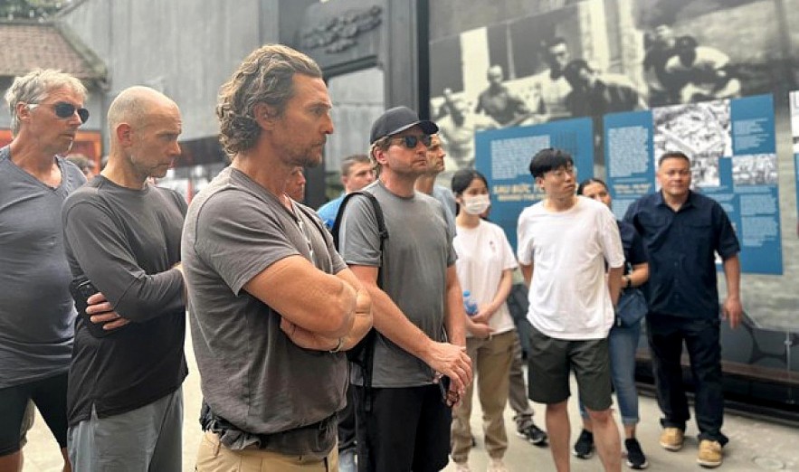 Hollywood stars such as Matthew McConaughey, Woodrow Tracy Harrelson, and David Duchovny visit Hoa Lo Prison, a tourist attraction in Hanoi on March 10. (Photo: Hoa Lo Prison relic).