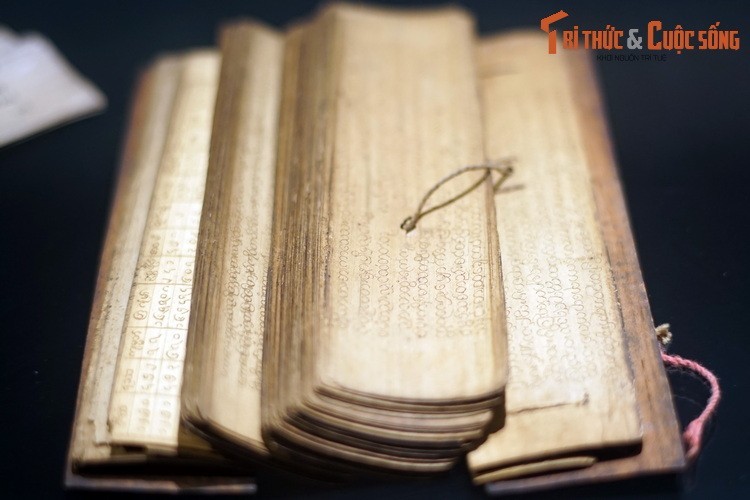 Pages of the Past: Ancient Leaf Books Displayed In Hanoi