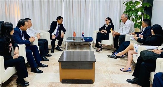 The Vietnamese delegation held talks with the head of the Cuban Supreme People’s Procuracy Yamila Peña Ojeda in Havana. Photo: VNA