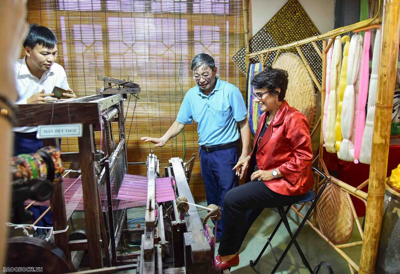 ...weaving silk. Photo: TG&VN
