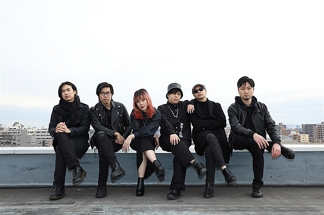 ROCKS STARS: Kurrock consists of five Vietnamese members (from left to right): Danna, KJO, Heather, Sang, TroK and one Japanese member, Daisuke. — Photo courtesy of Kurrock