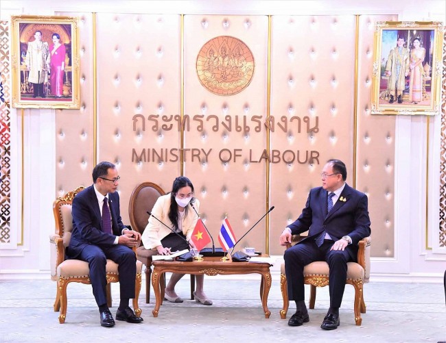 Vietnam and Thailand to Promote Cooperation on Labor