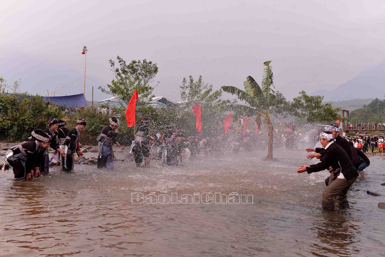 Water-splashing Festival for Spring