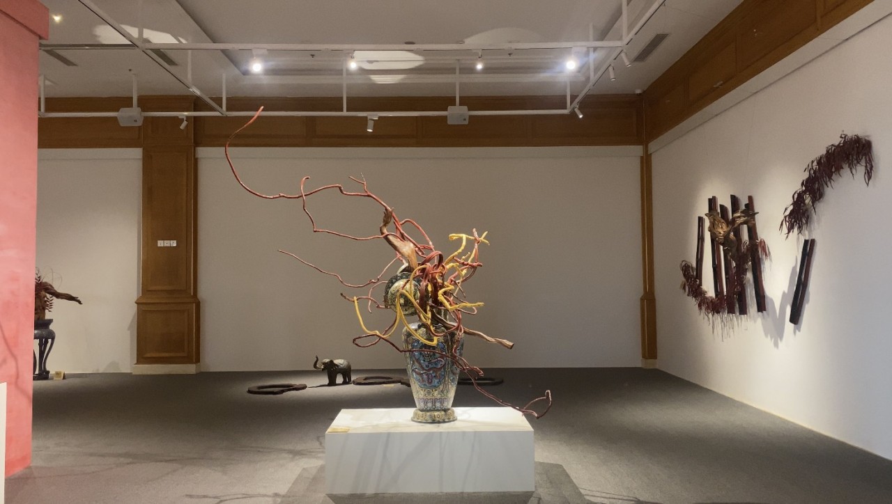 Editor's Pick: Binh Sinh by mBug - Sophisticated Ikebana Arrangement Celebrates Simplicity