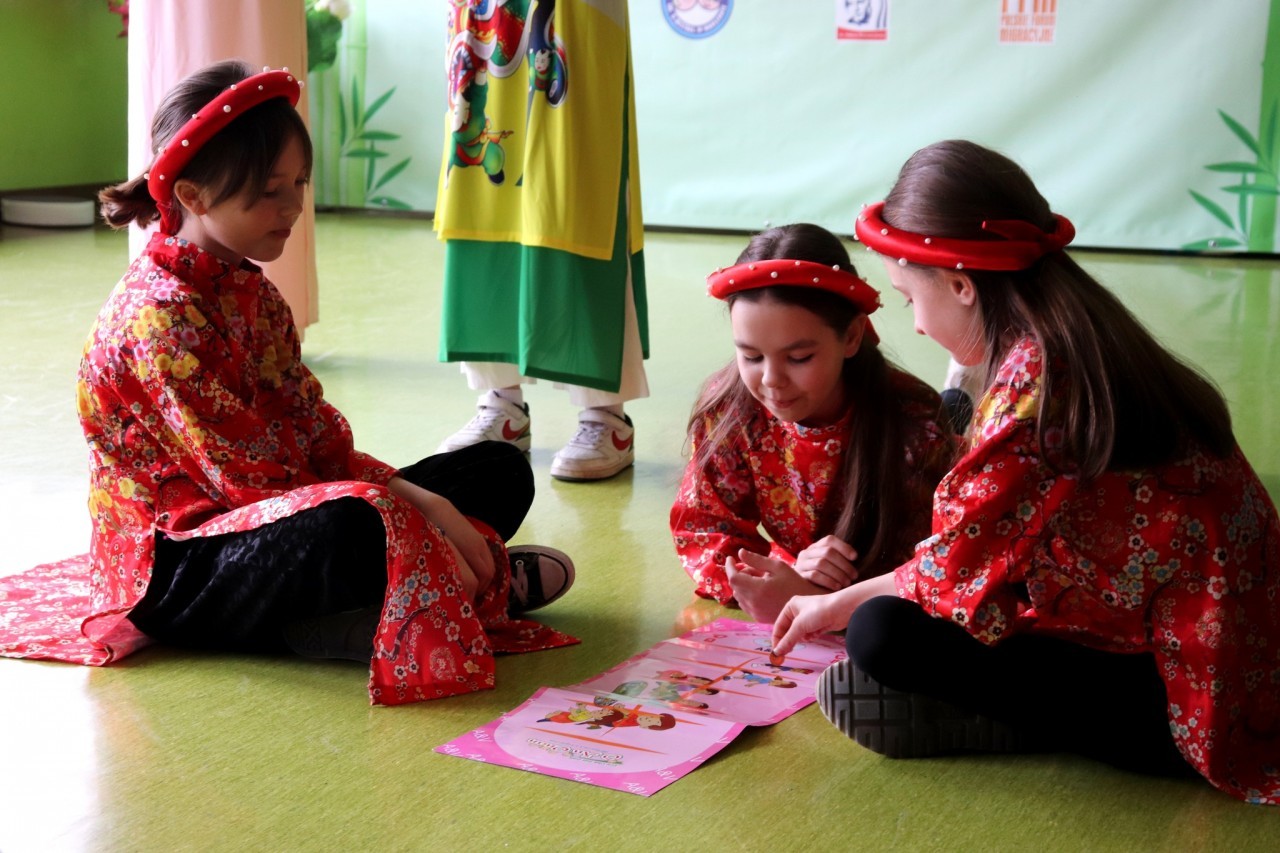 Polish Children Enjoy Vietnamese Folk Games Festival