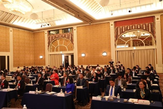 Japanese and Vietnamese businesses join an investment promotion event in Osaka, Japan during the four-day tour of the Đà Nẵng City's leadership in Chiba, Osaka, Yokohama, Kisarazu, Kanagawa, Japan. Photo courtesy of Đà Nẵng City's Investment Promotion Agency