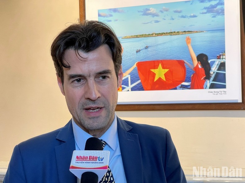 Vietnam Celebrates 50 Years of French Friendship