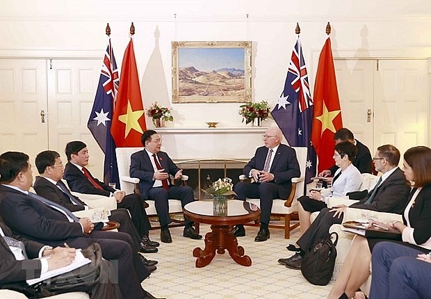 NA Chairman Vuong Dinh Hue (L) meets Governor-General of Australia David Hurley in Australia last year. (Photo: VNA)