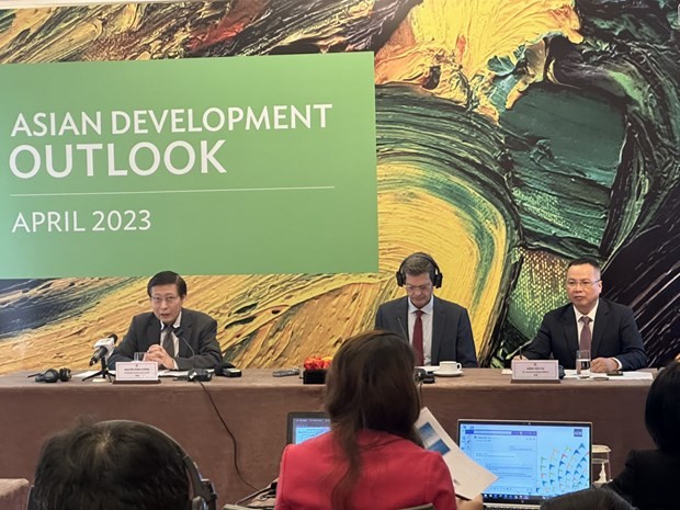 adb growth support policies help vietnam cope with disadvantages