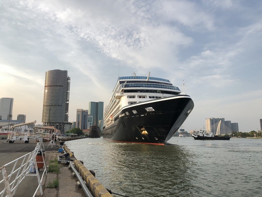 Azamara Quest brings foreign visitors to Ho Chi Minh City early this year. (Photo: Chi Nguyen)