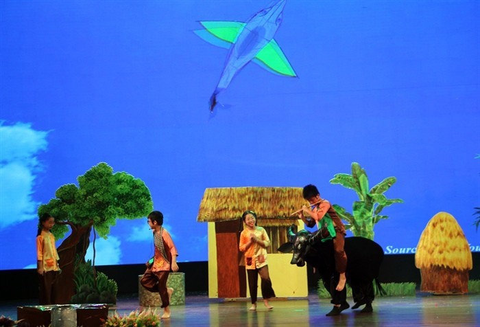 Vietnamese History Conveyed Through English Theatrical Performance