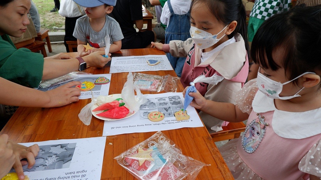 The programme comprises many activities, including French cuisine and book introduction events, an exhibition featuring the French architecture in Da Nang, and a number of French folk games. Source: Da Nang Museum