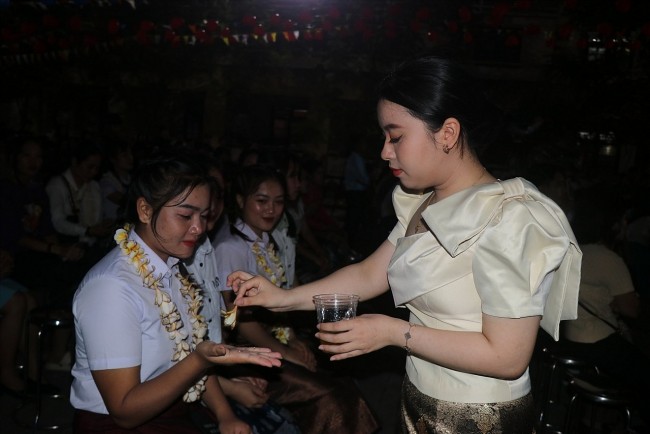 Laotian Students Celebrate Bunpimay in Vietnam