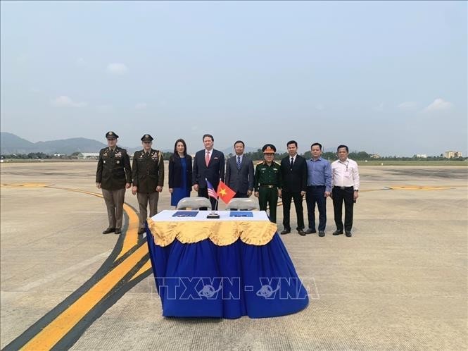 A repatriation ceremony of remaina of US servicemen who died during the war in Viet Nam was held at Da Nang International Airport on April 10. Photo: VNA