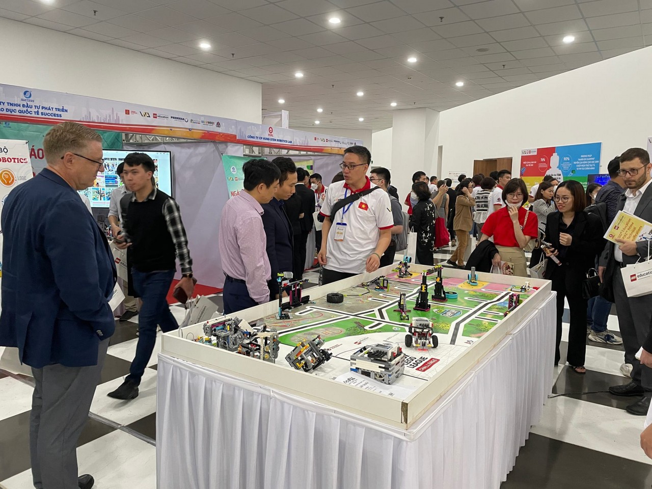 robot talent contest for students held nationwide for the first time