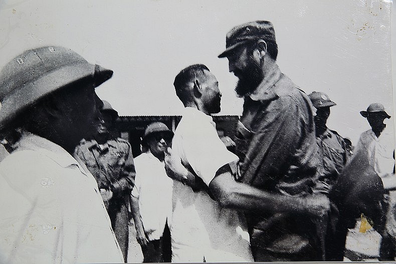 Fidel Castro in Quang Tri - A Photo Set by Si So